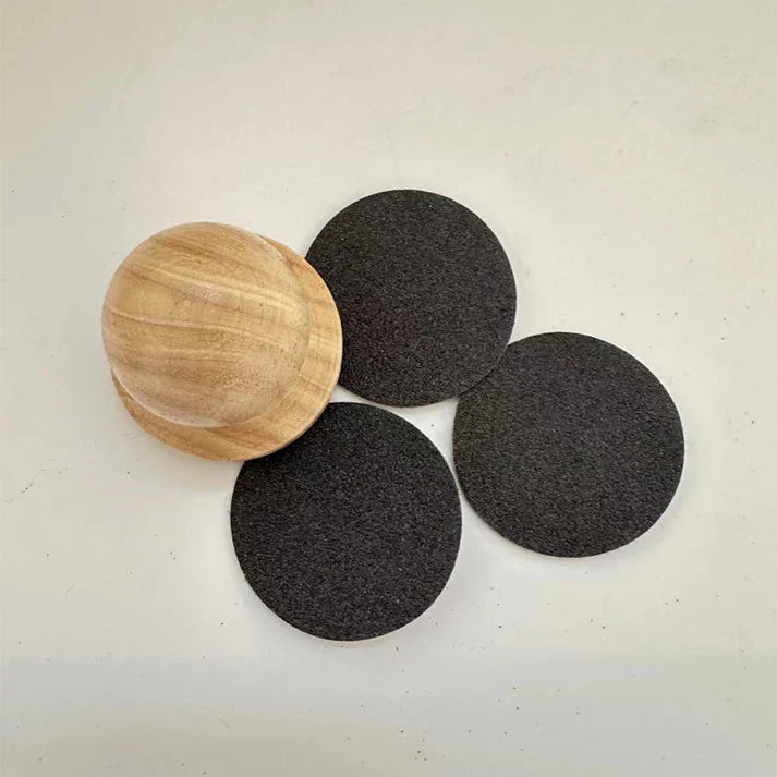 Silent dog nail file with 3 sanding pads